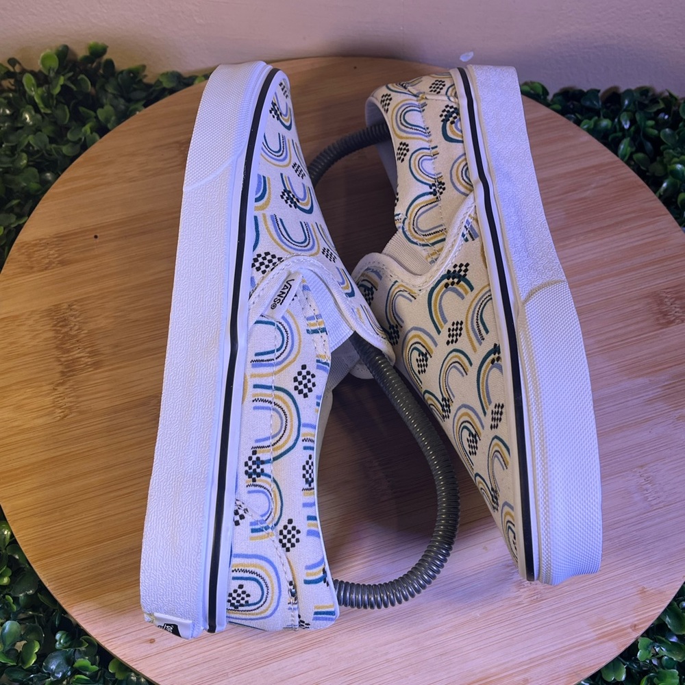 🔥 NEW VANS CLASSIC SLIP-ON RAINBOW SKATEBOARDING SHOES WOMENS SIZE 7 MENS 5.5 - Picture 6 of 9